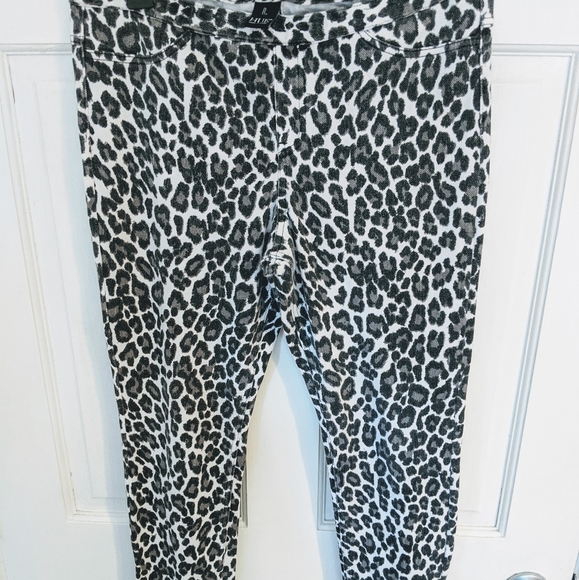 Leopard-print jeans - Picture 2 of 5